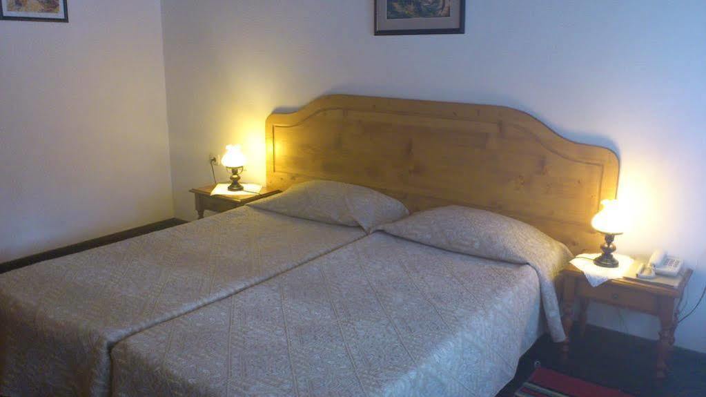 Family Hotel Fenerite Gabrovo Eksteriør billede