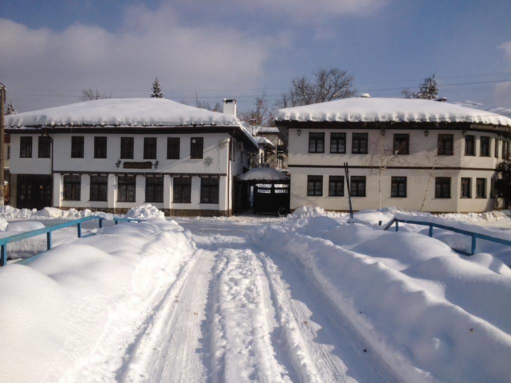 Family Hotel Fenerite Gabrovo Eksteriør billede