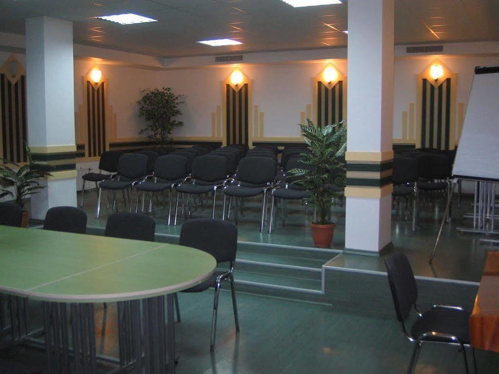 Family Hotel Fenerite Gabrovo Eksteriør billede